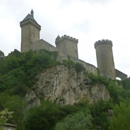 Arignac, 3 Pieces, 4 Personnes - Fr-1-419-161 *